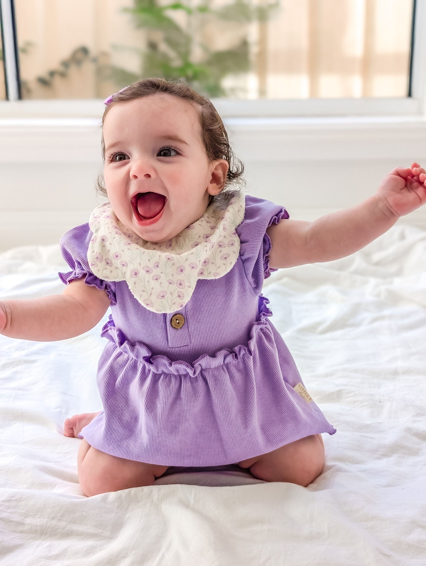 Scalloped Bib | Iris