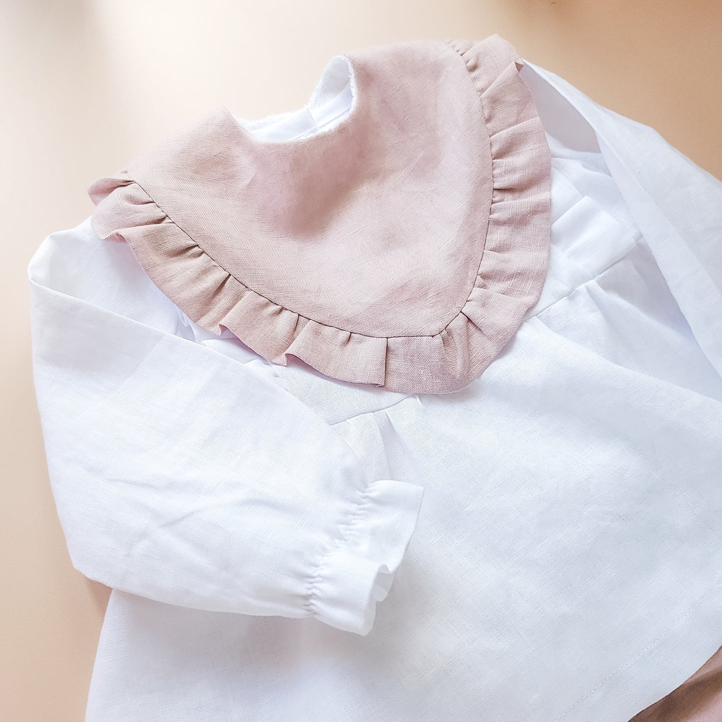 Ruffle Bib | Linen & Bamboo