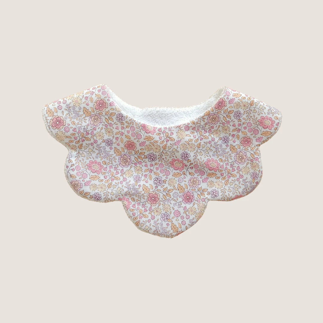 Scalloped Bib | Lila